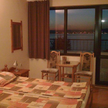 Guest House Tony 内塞伯尔 外观 照片