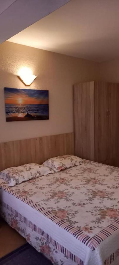 Guest House Tony 内塞伯尔 外观 照片