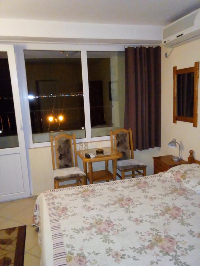 Guest House Tony 内塞伯尔 外观 照片